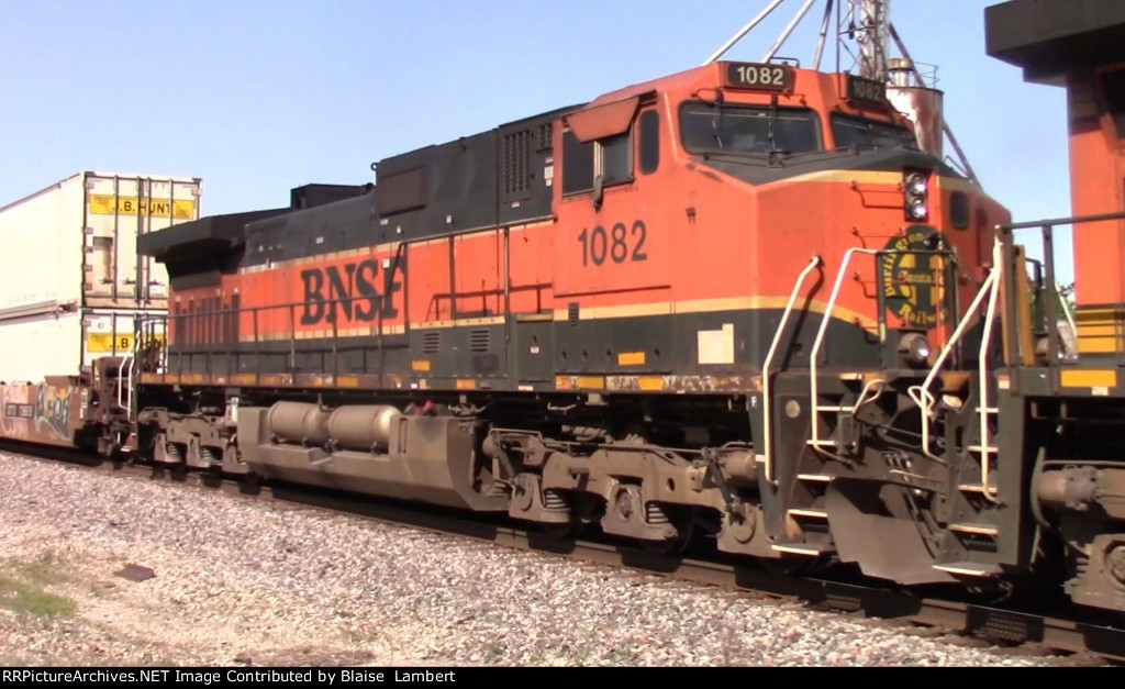 BNSF 1082